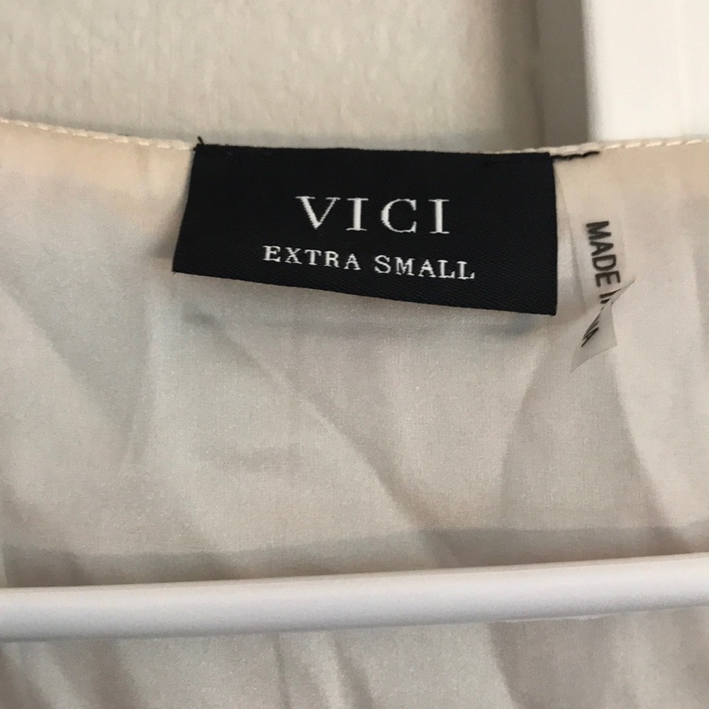 Vici Wrap Dress - Picture 3 of 3